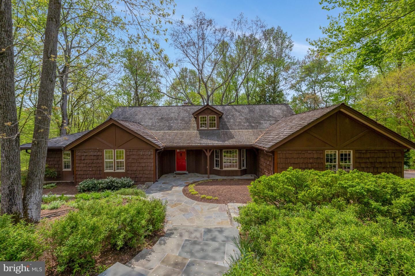 Property Photo:  9115 Mill Pond Valley Drive  VA 22102 