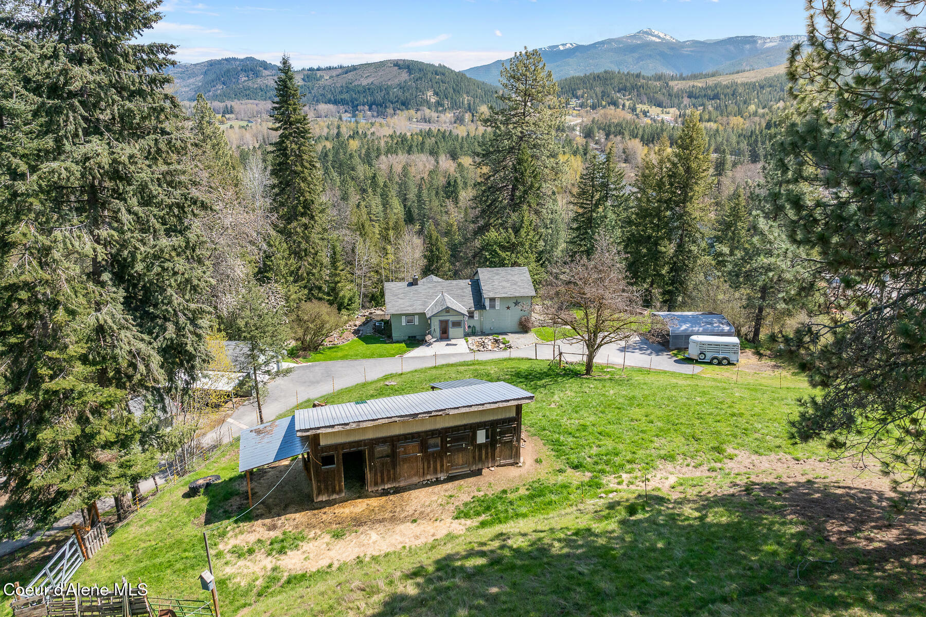Property Photo: 305 Fast Hill Rd ID 83839