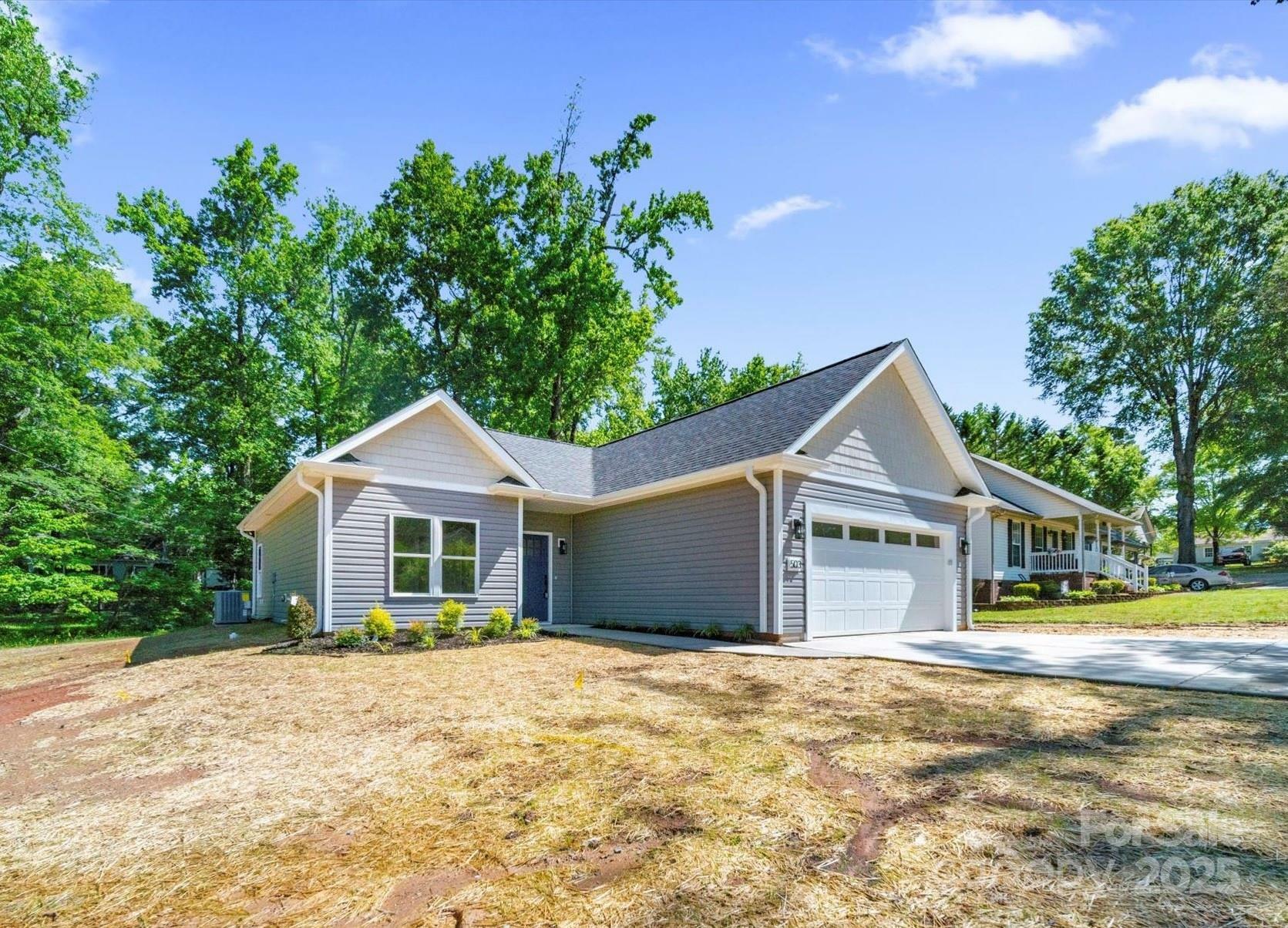 Property Photo: 503 Eddleman Road NC 28083