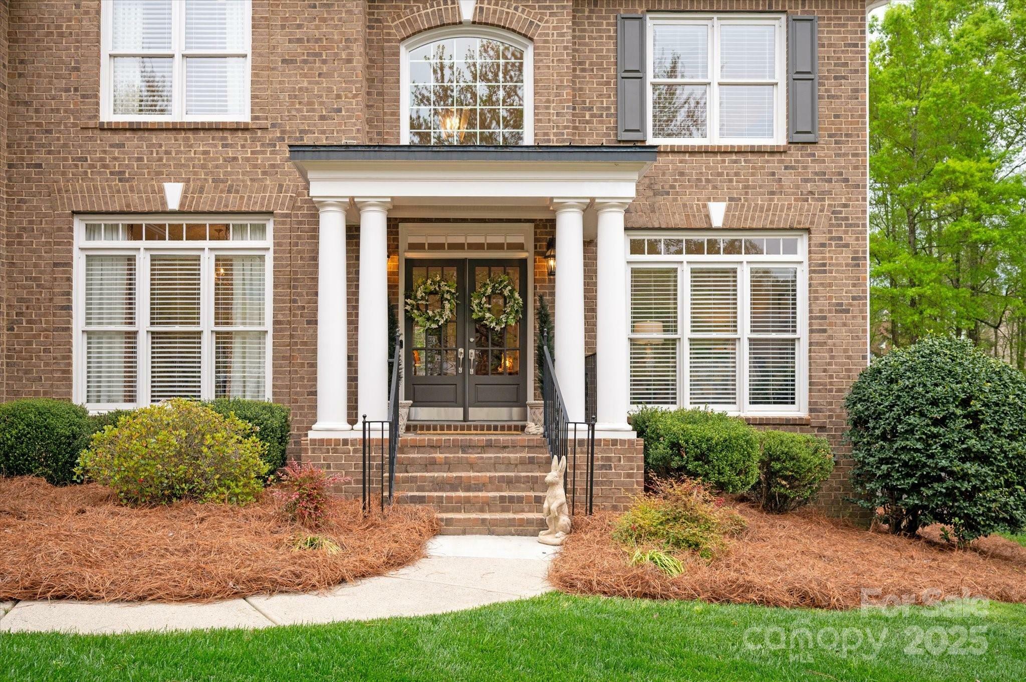 Property Photo: 4027 Wallbrook Drive NC 28105