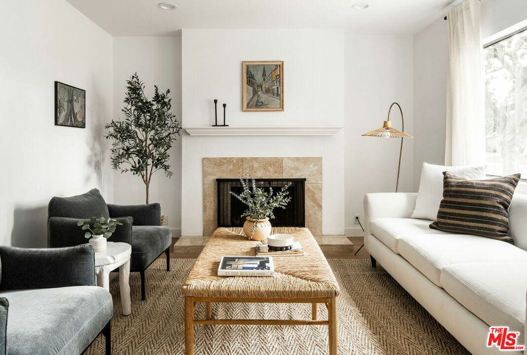 Property Photo: 6617 W 81st St CA 90045