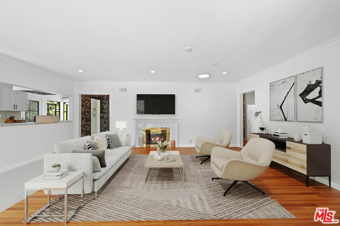 7449 Kentwood Ave  Los Angeles CA 90045 photo