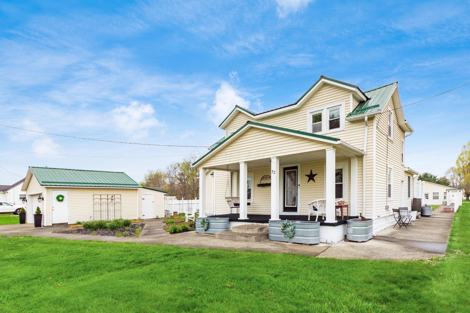 Property Photo:  52 3rd SE Street  OH 43055 