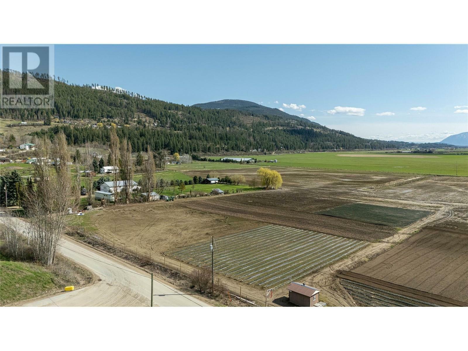 Property Photo:  993 Duck Lake Road  BC V0B 2N1 