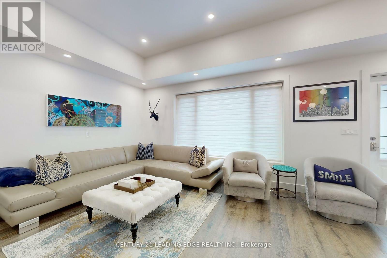 Property Photo: 138 Budea Crescent Main ON M1R 4W1