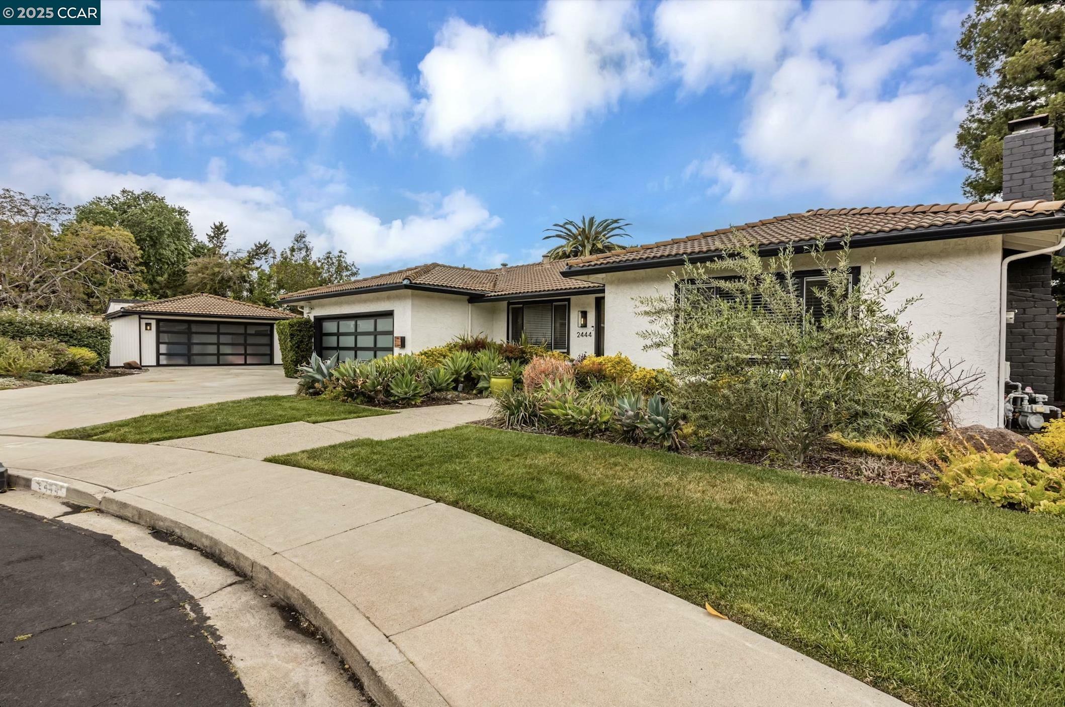 Property Photo: 2444 Aarles Ct CA 94598