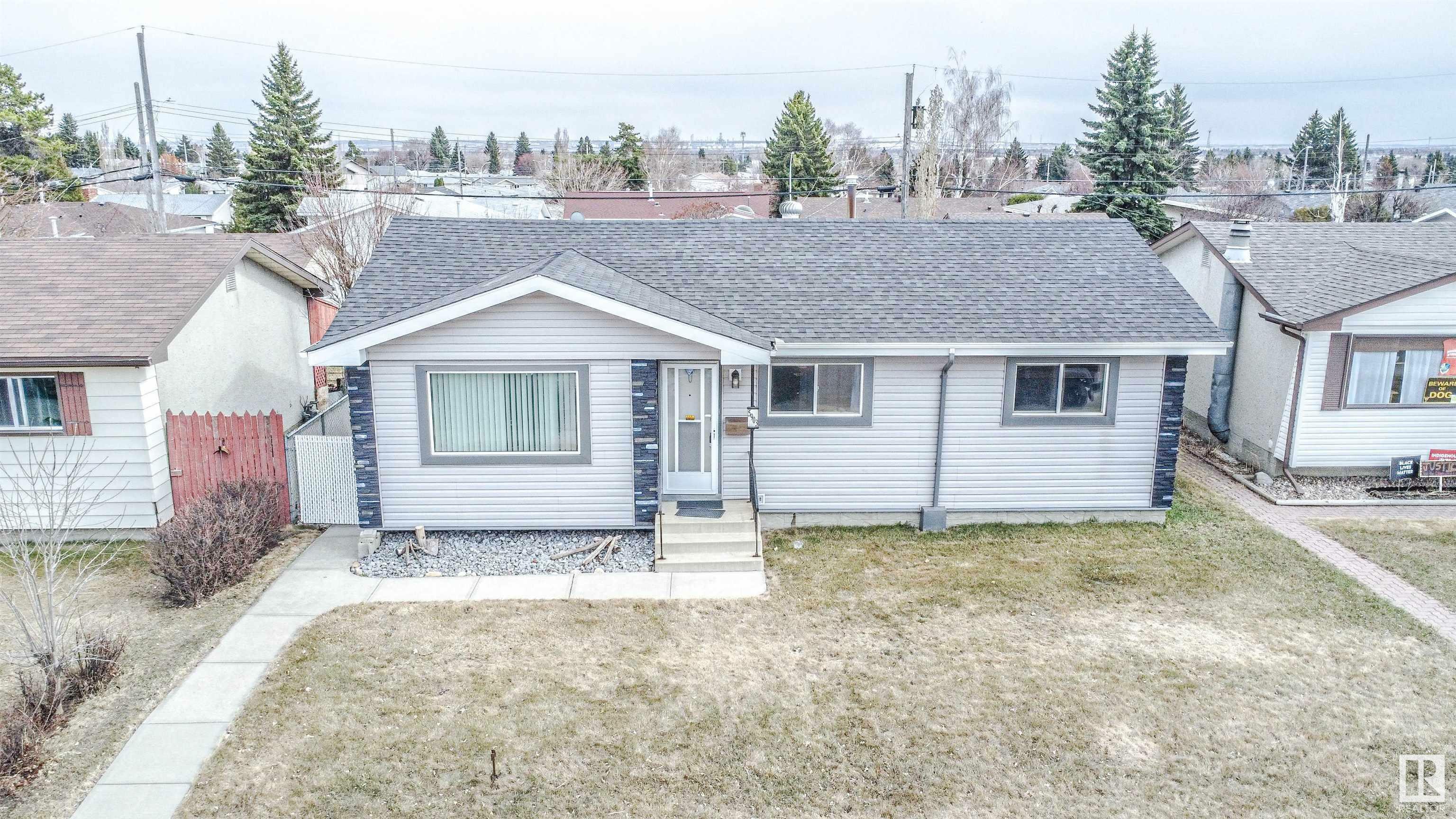 5903 144 Avenue NW  Edmonton AB T5A 1K7 photo