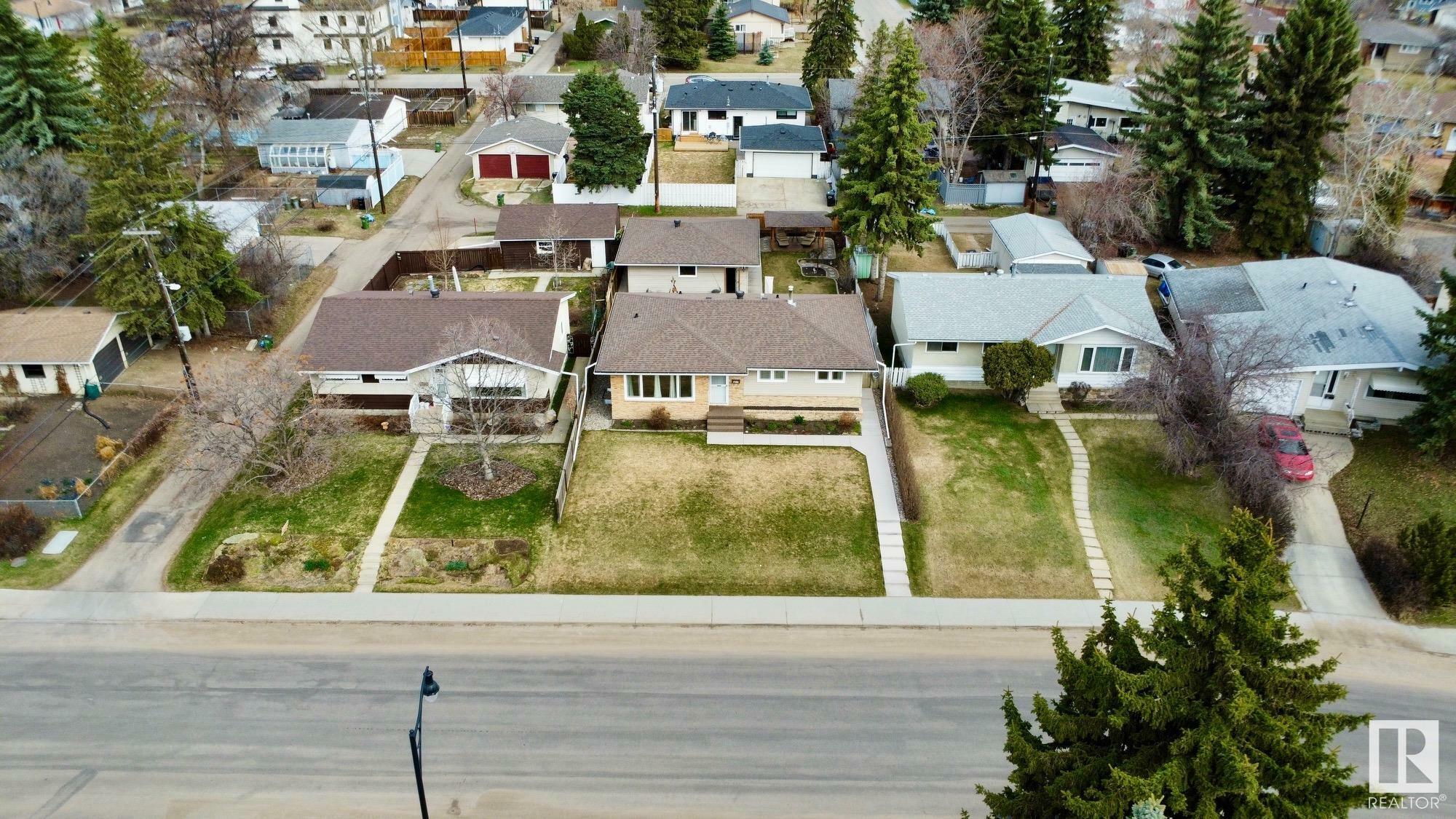 Property Photo:  11308 57 Avenue NW  AB T6H 0Z9 