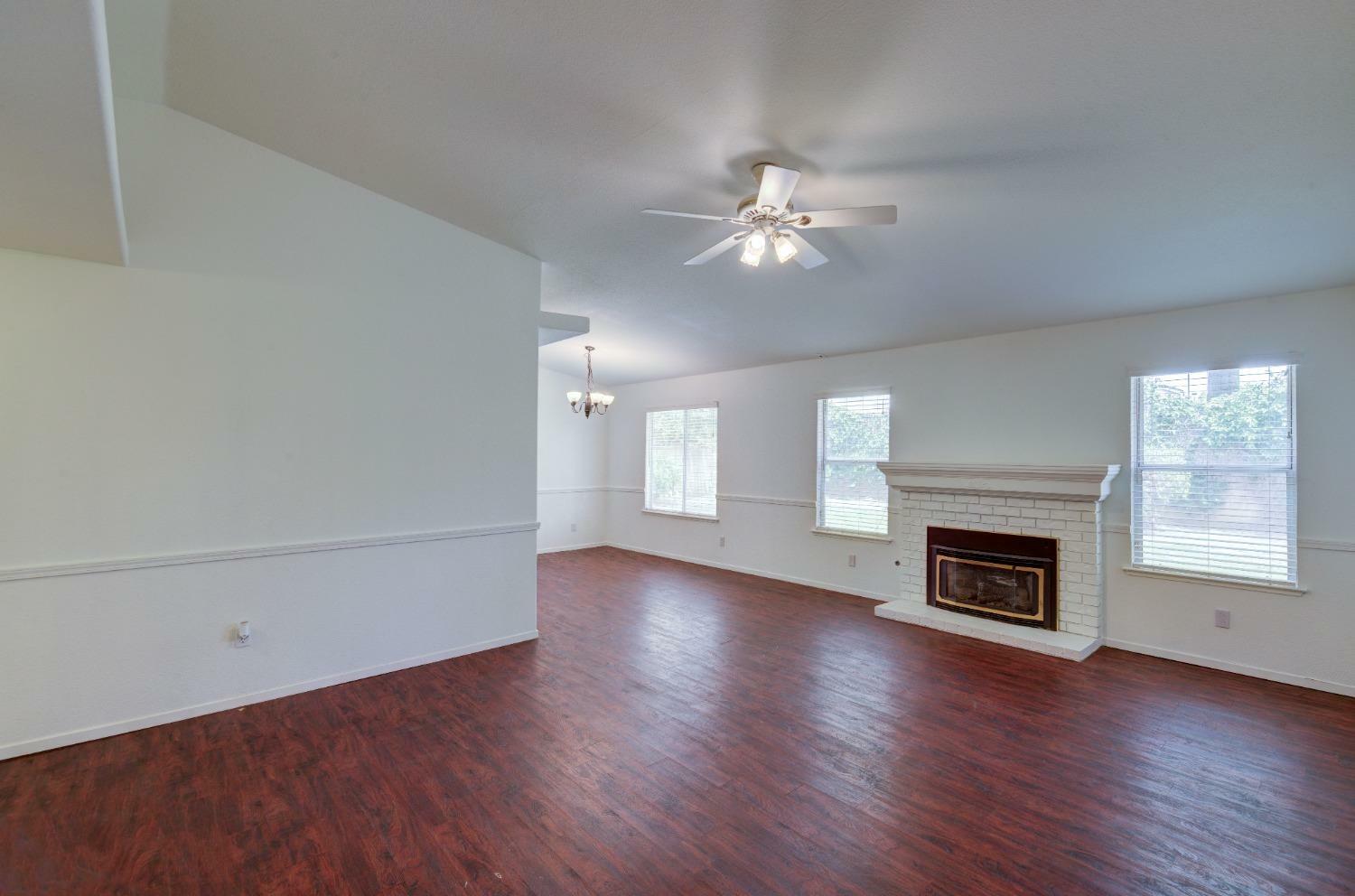 Property Photo: 6008 N Tracy Avenue CA 93722