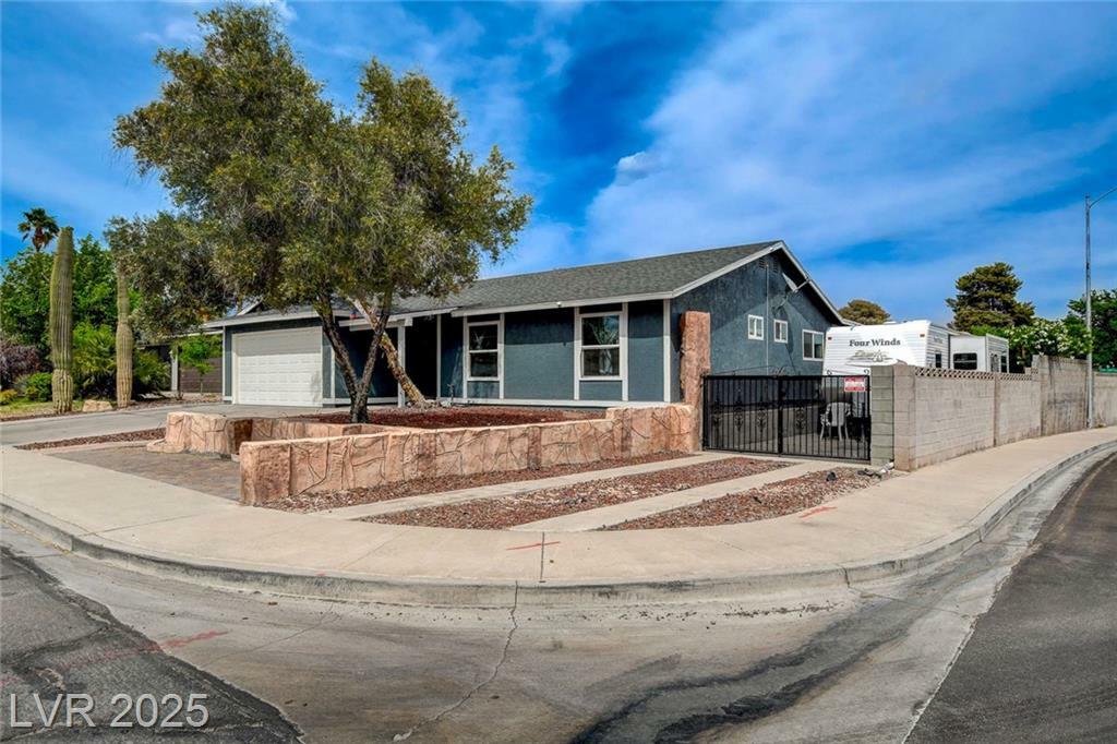 Property Photo: 4578 Churchfield Circle NV 89103