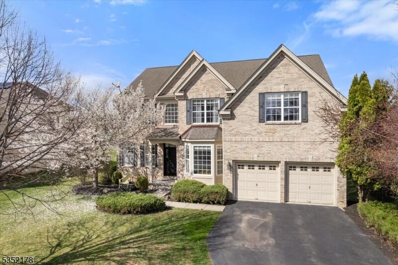 Property Photo:  5 Ash Court  NJ 08809 