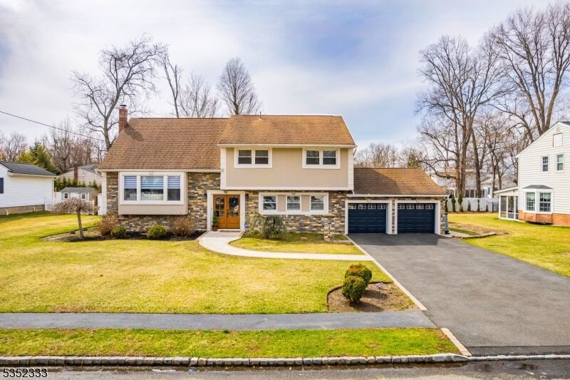 Property Photo:  12 Ellis Rd  NJ 07006 