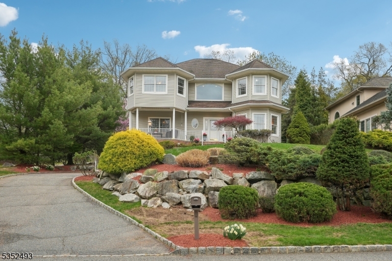 Property Photo: 1 Greenbriar Rd NJ 07424