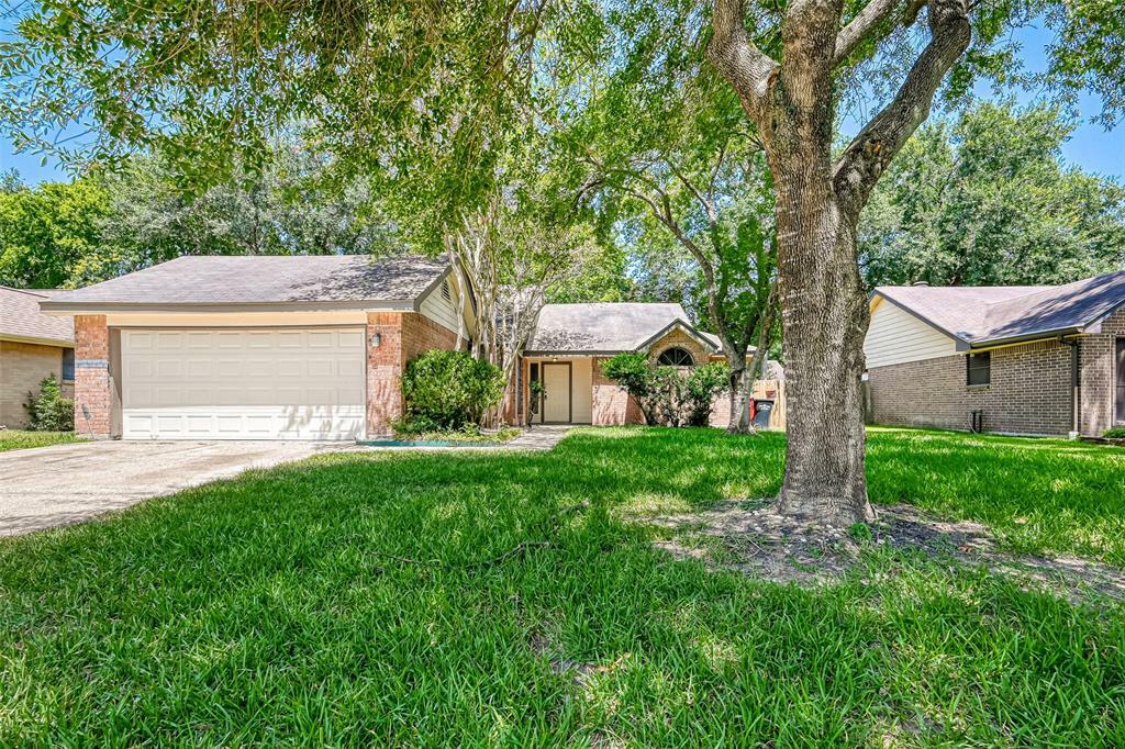 Property Photo: 9814 Paddock Park Drive TX 77065
