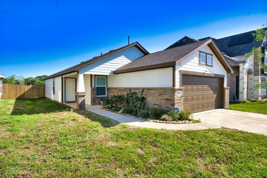 Property Photo:  219 Lisa Marie Drive  TX 77515 