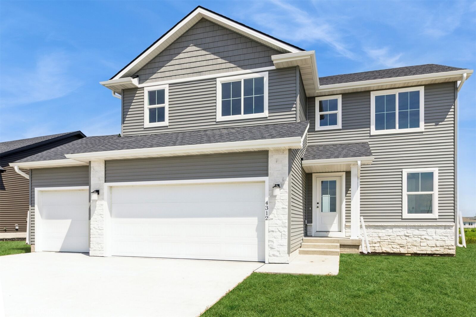 Property Photo:  4312 NE 8th Street  IA 50021 