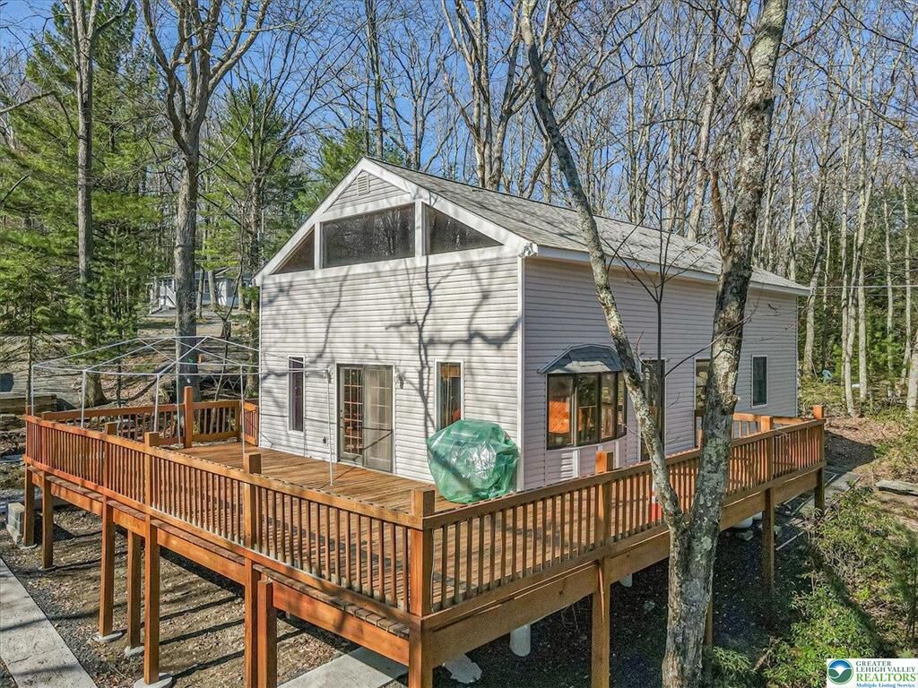 Property Photo:  117 Boundary Road  PA 18464 