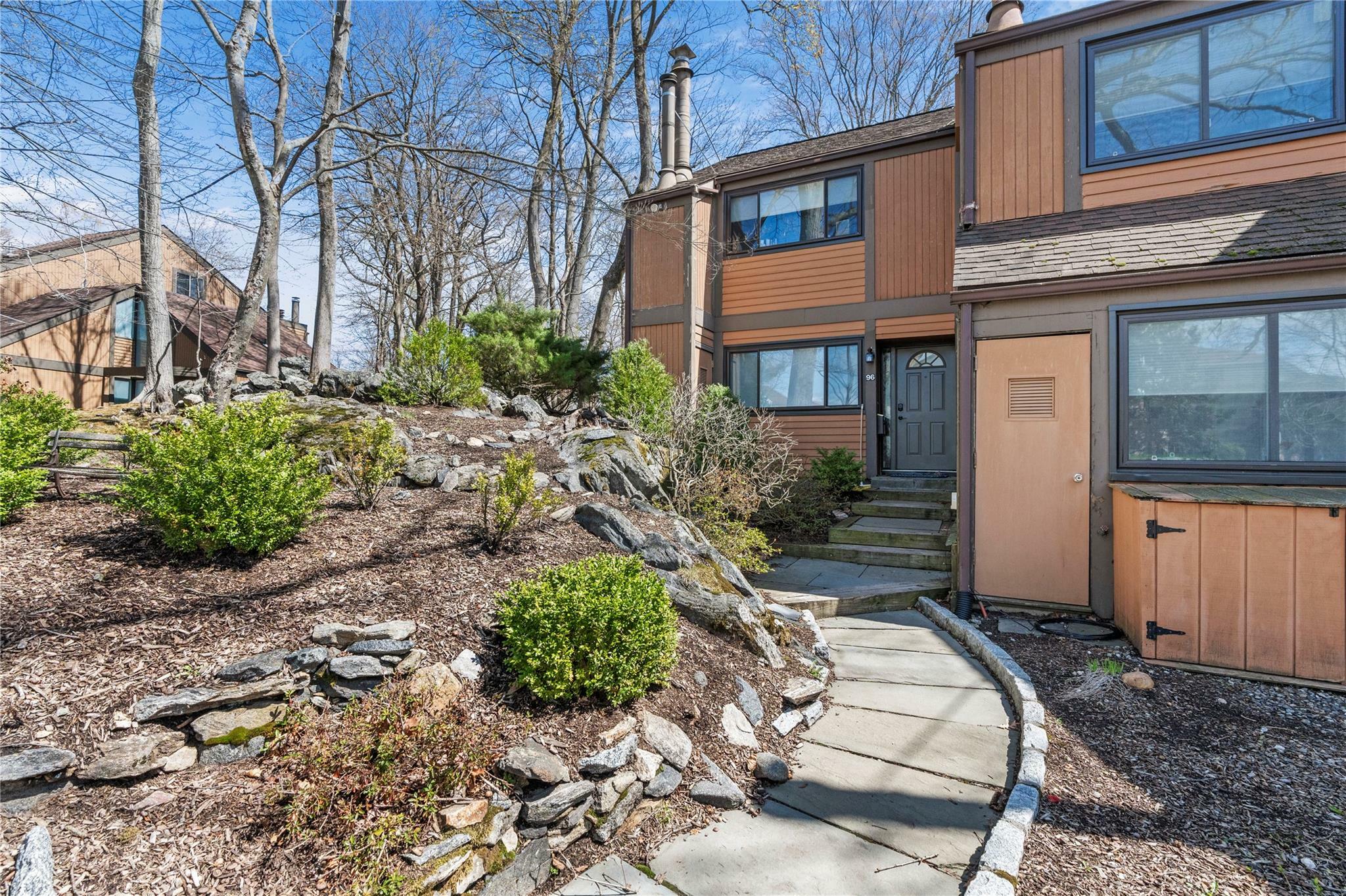 96 Round Hill Road Road  Dobbs Ferry NY 10522 photo