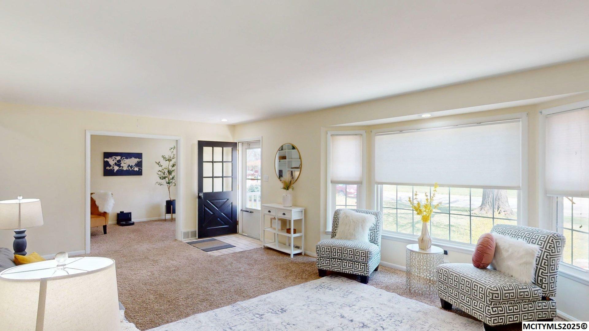 Property Photo: 251 Parkridge Dr IA 50401