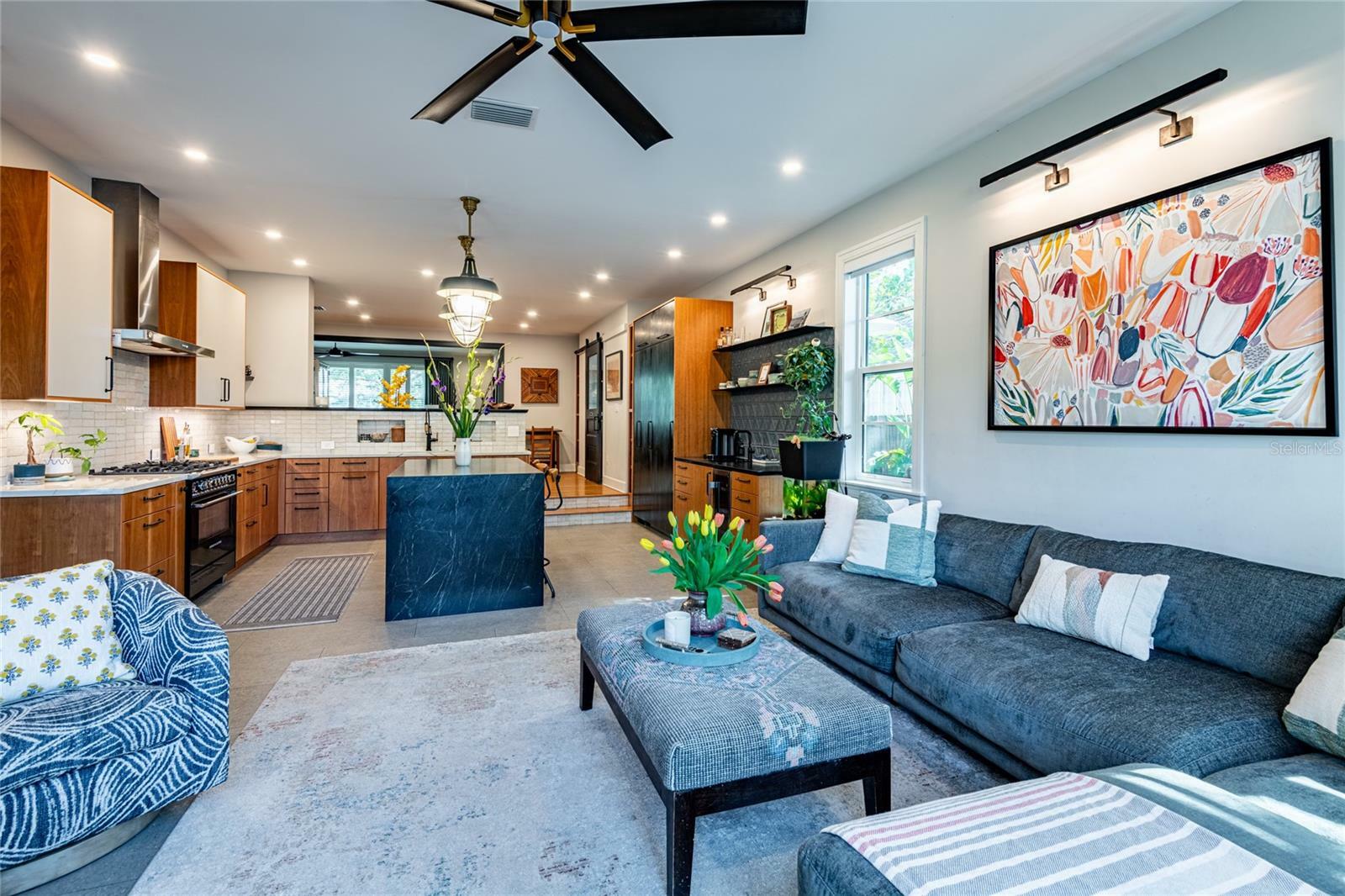 Property Photo: 2430 7th Avenue N FL 33713