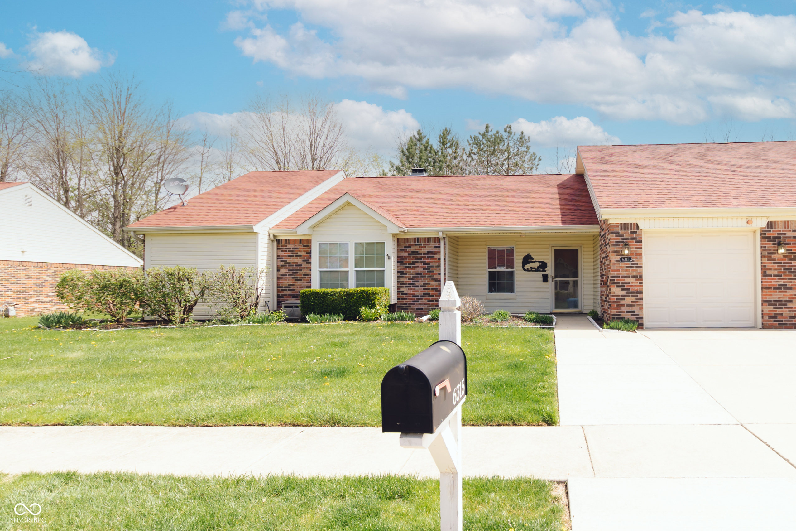 Property Photo: 6315 Hansbrough Way IN 46268
