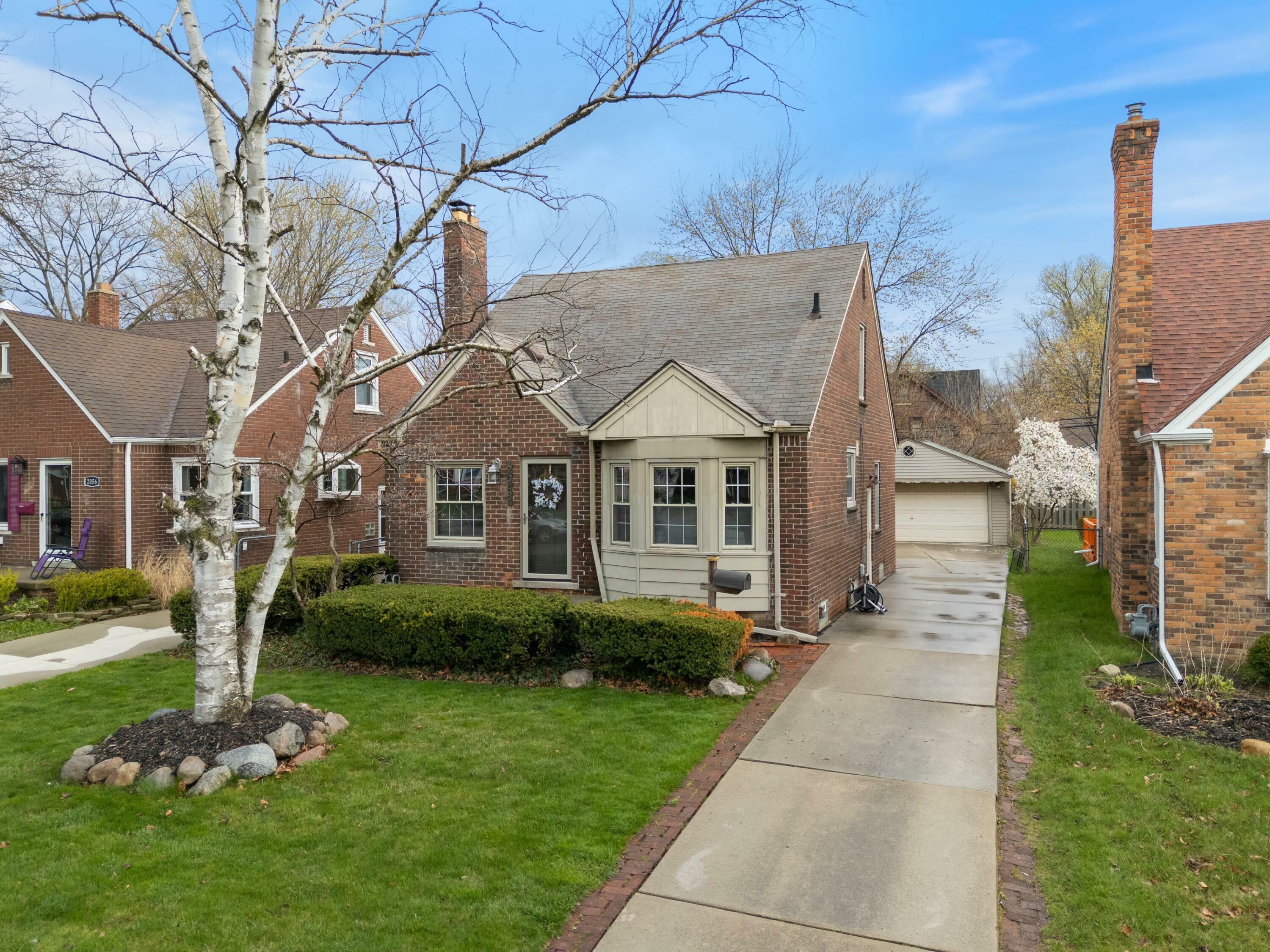 Property Photo: 2048 Anita Avenue MI 48236