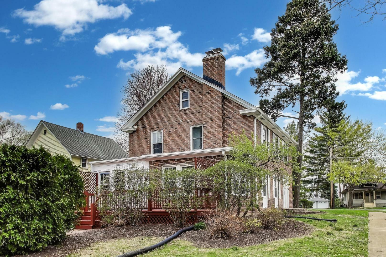 Property Photo: 3 S Calumet Avenue IL 60506