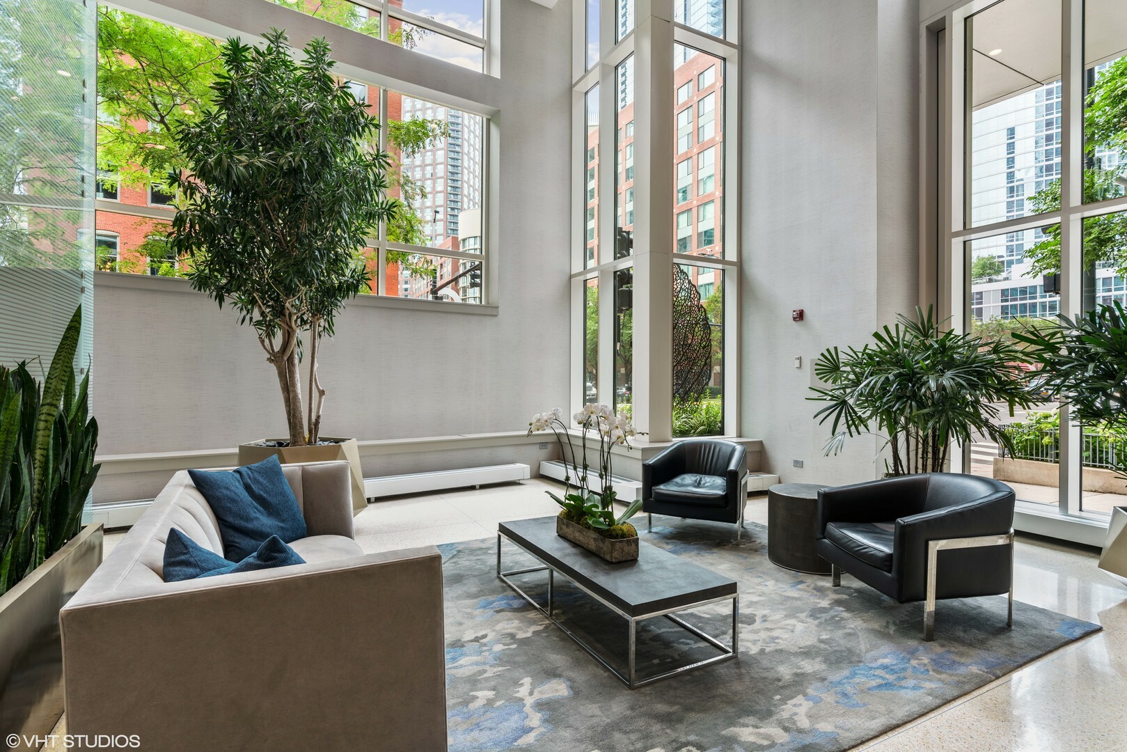 Property Photo: 505 N McClurg Court 1801 IL 60611