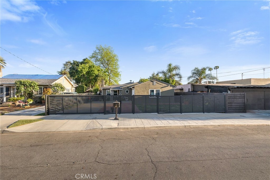 Property Photo: 608 Stonehurst Drive CA 91001