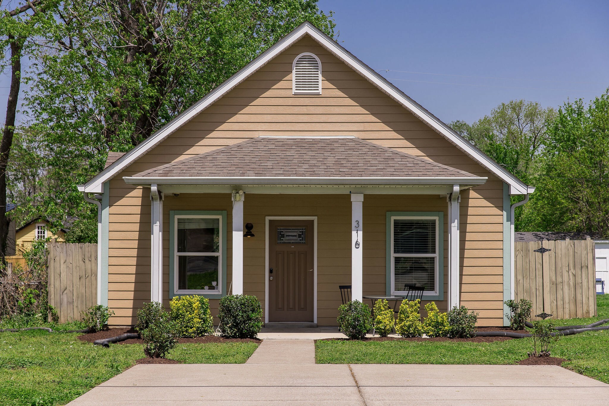 Property Photo: 316 Valeria St TN 37210