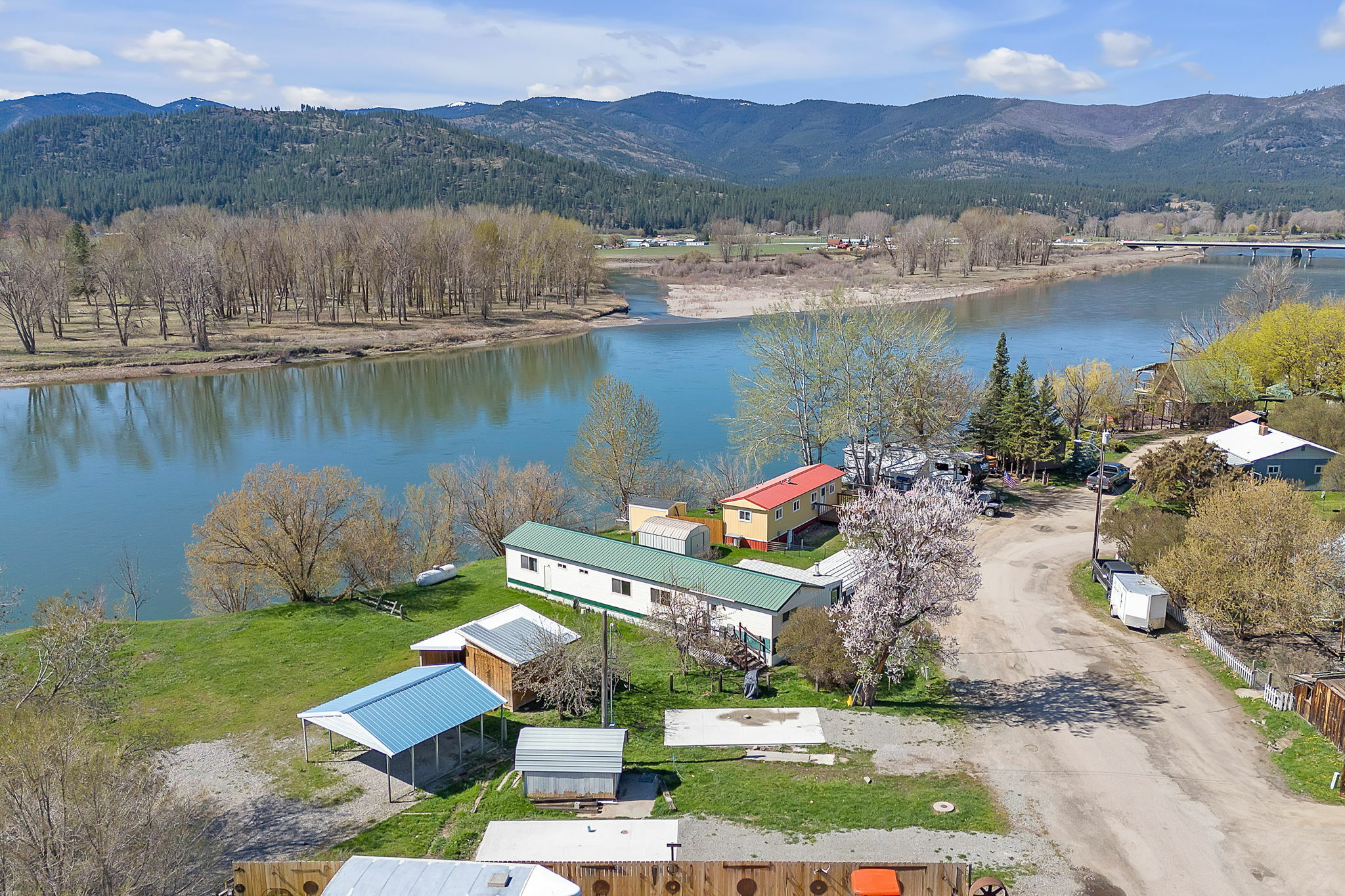 Property Photo: 403 And 405 Hubbard Street MT 59859