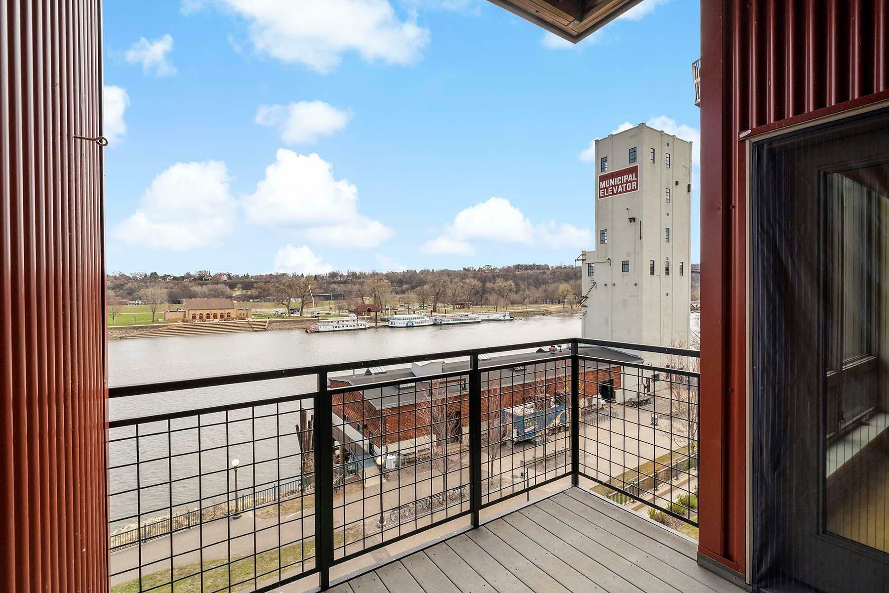 Property Photo: 240 Spring Street 413 MN 55102