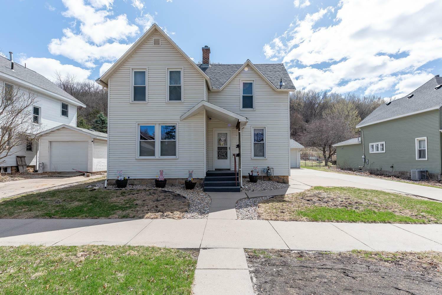 Property Photo: 1509 N 5th Street MN 56001
