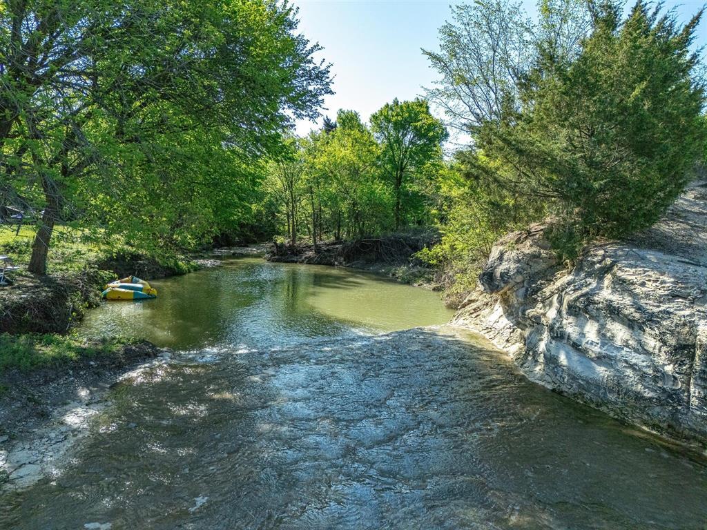 Property Photo: 1302 Forreston Road TX 75165