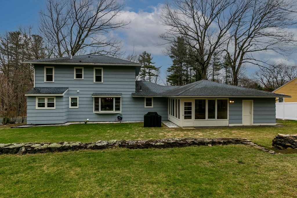 Property Photo: 7 Nevada Dr MA 01583