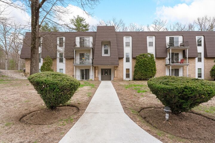 Property Photo:  7 Shadowbrook Ln 10  MA 01757 