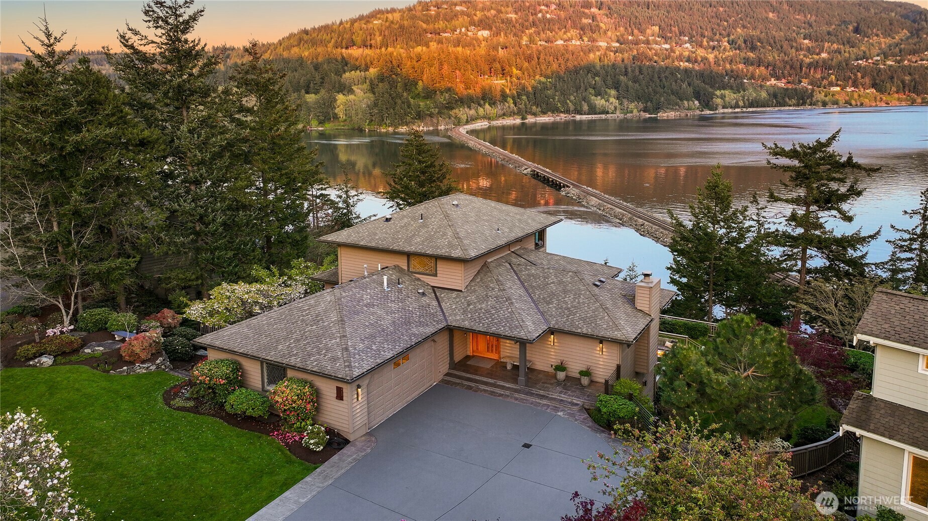 Property Photo: 412 Arbutus Place WA 98225