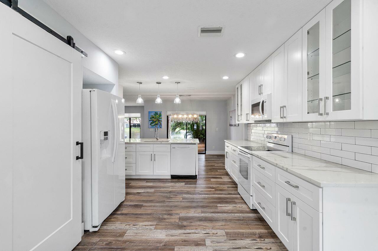 Property Photo: 624 N Deer Creek Shore Drive N FL 33442