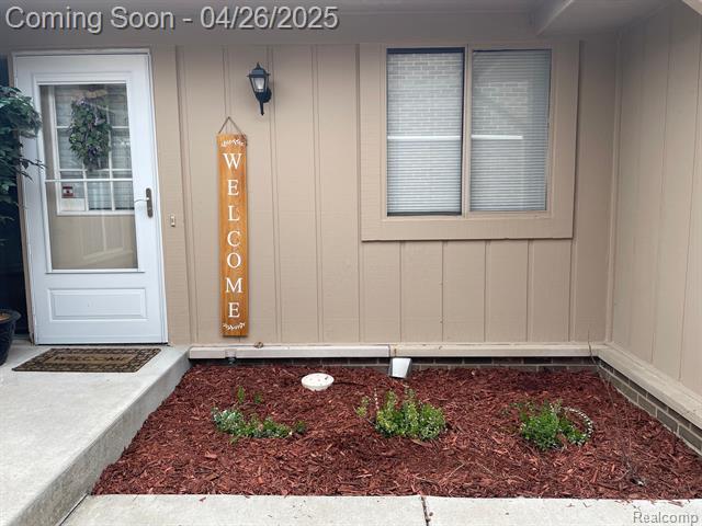 Property Photo: 35559 Heritage Lane MI 48335