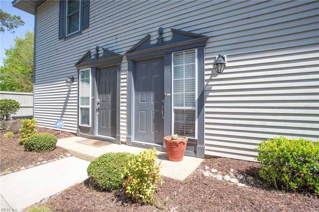 Property Photo: 2304 Flanders Ct VA 23454