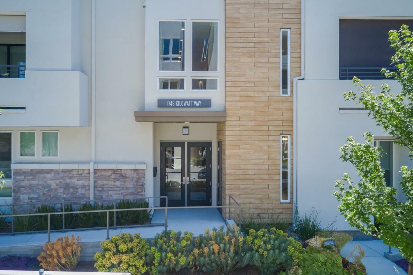 Property Photo: 1748 Kilowatt Way 302 CA 94539