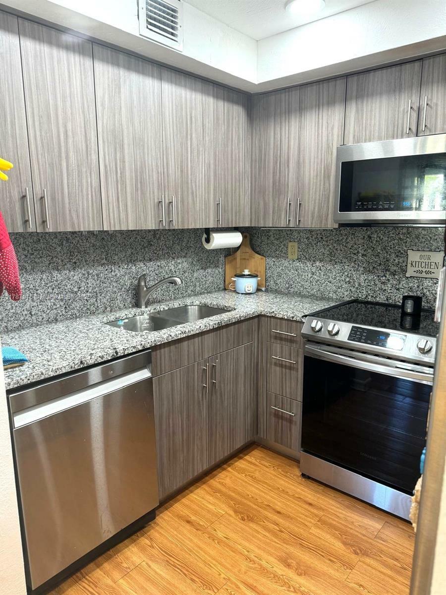 Property Photo: 9030 SW 125th Ave E210 FL 33186