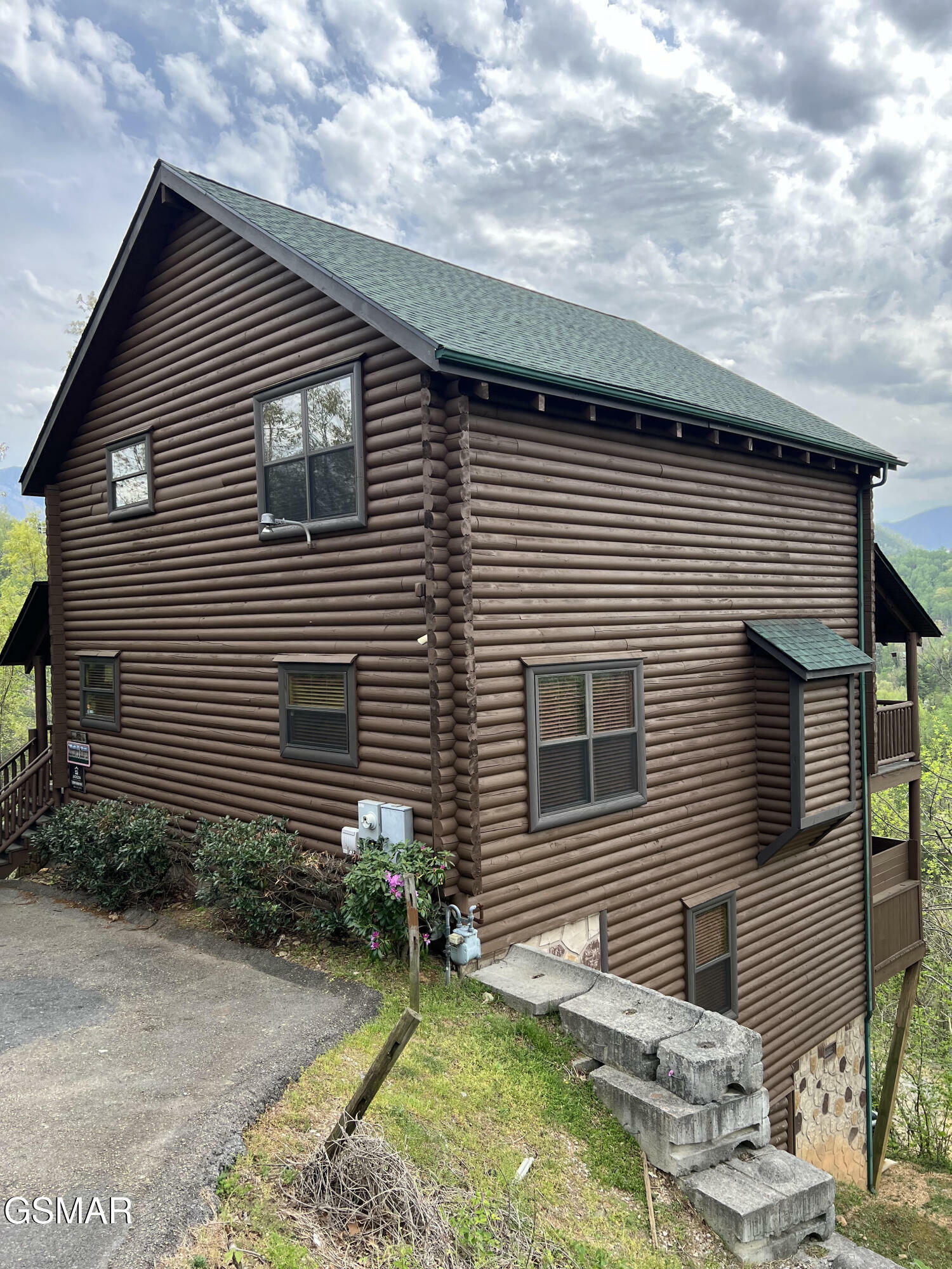 Property Photo: 260 Laurel Oaks Way TN 37738