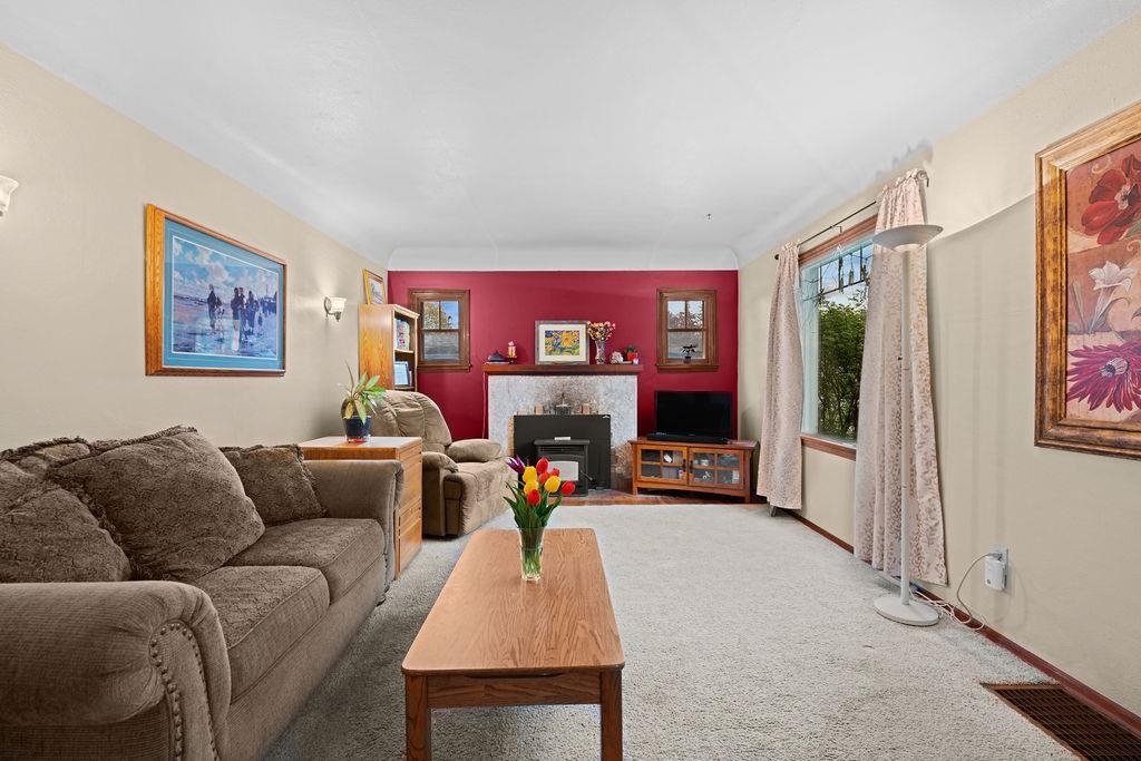 Property Photo: 11117 E 7th Ave WA 99206