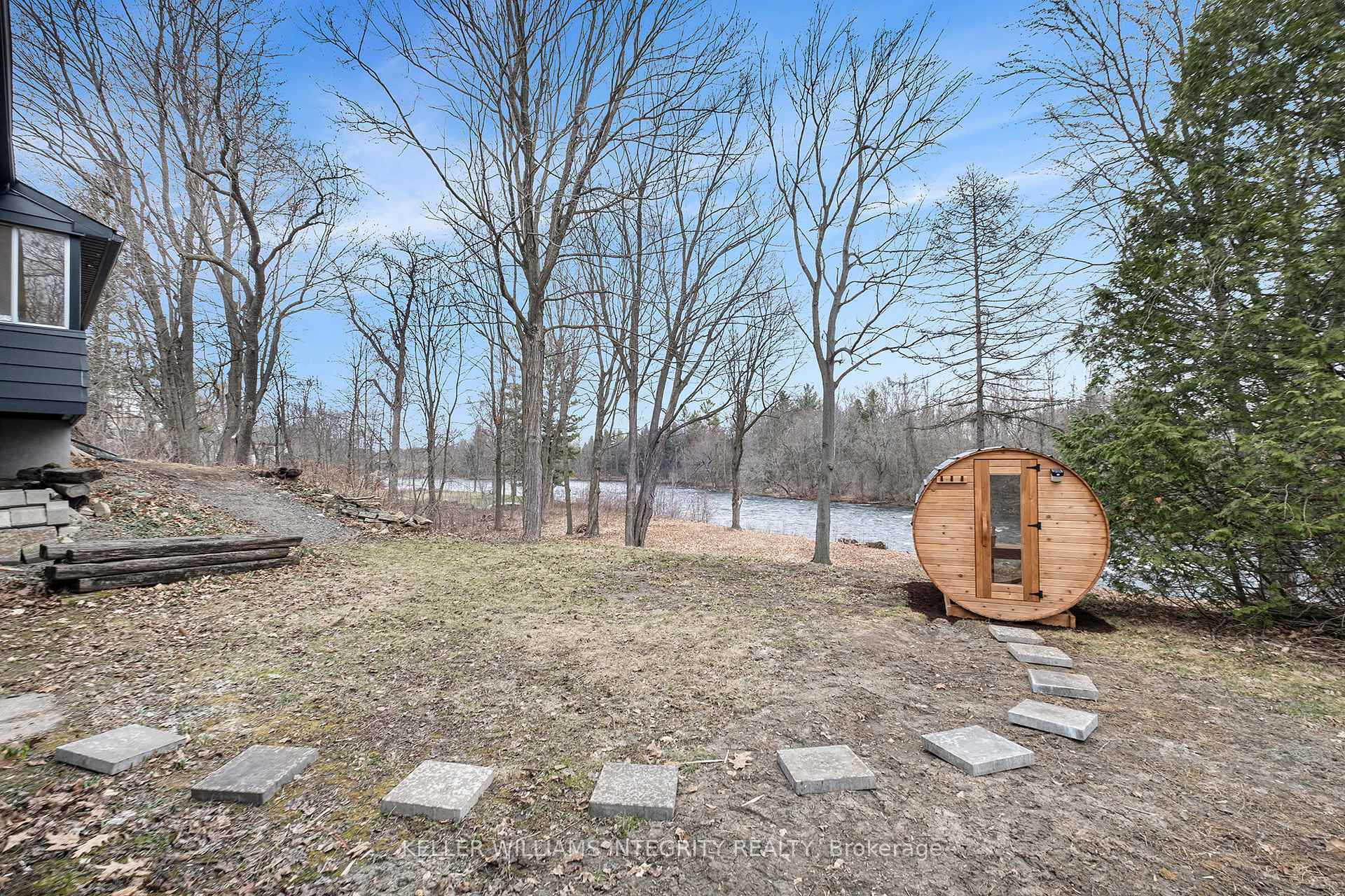 Photo de la propriété: 17 Lockview Road ON K4M 1B2