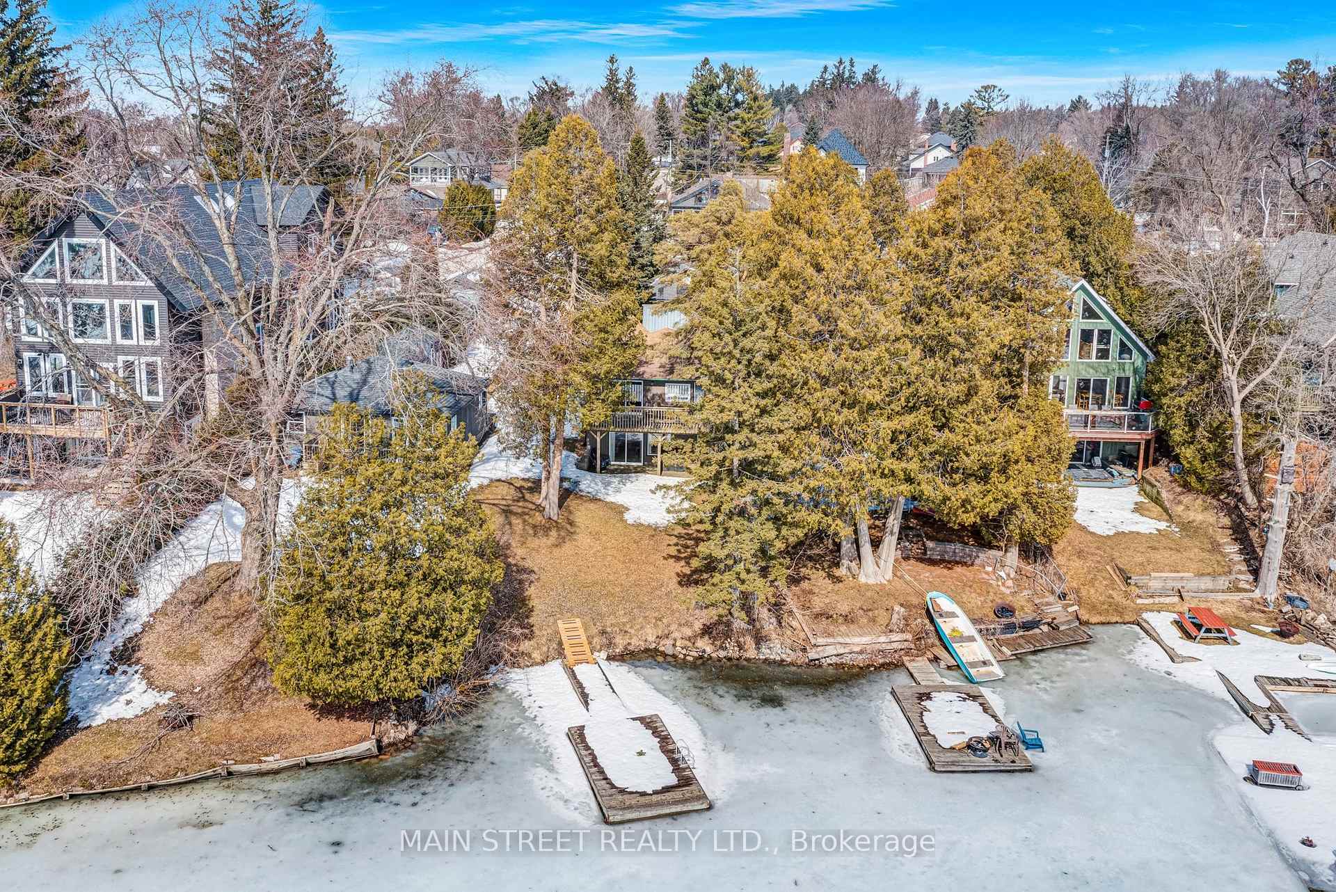 Photo de la propriété: 75 Cedarvale Boulevard ON L4A 7X3