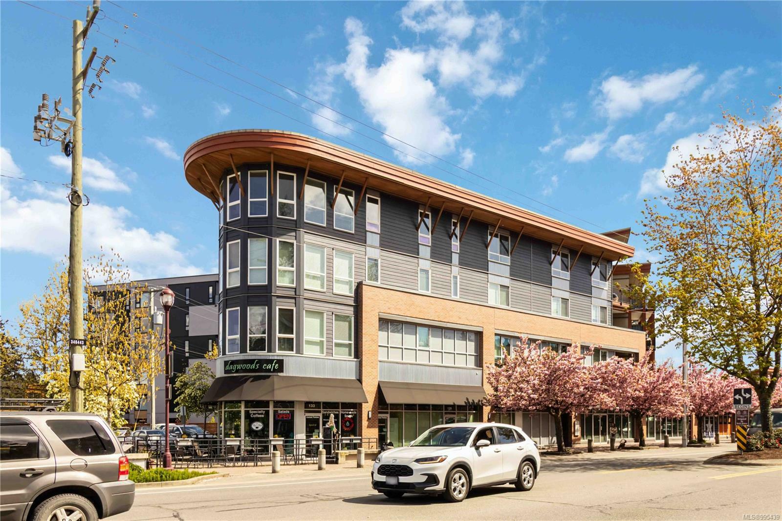 Property Photo: 662 Goldstream Ave 104 BC V9B 0N8