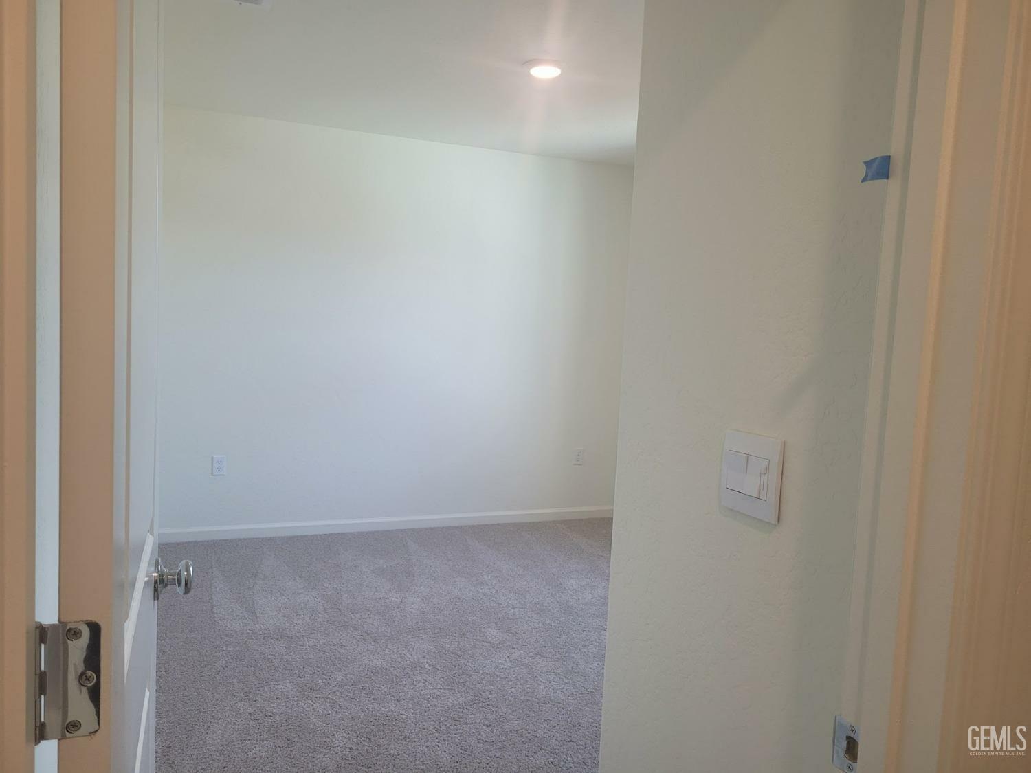 Property Photo: 8807 Lunascape Avenue 31 CA 93311