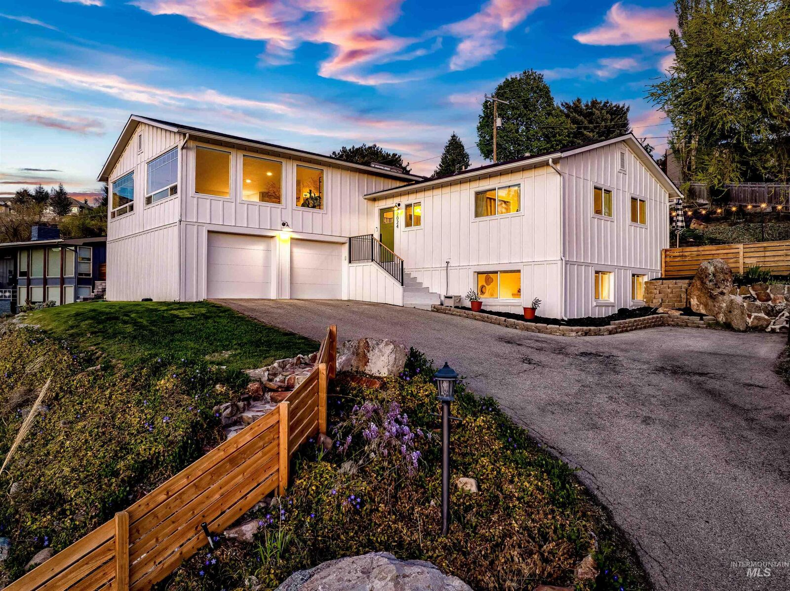 Property Photo:  2024 S Travertine  ID 83712 