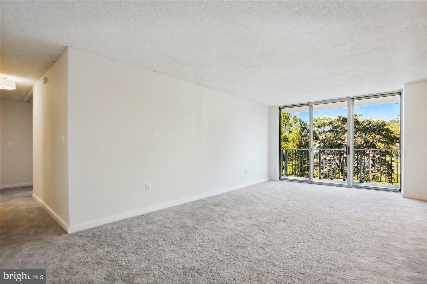 Property Photo: 1225 Martha Custis Drive 219 VA 22302